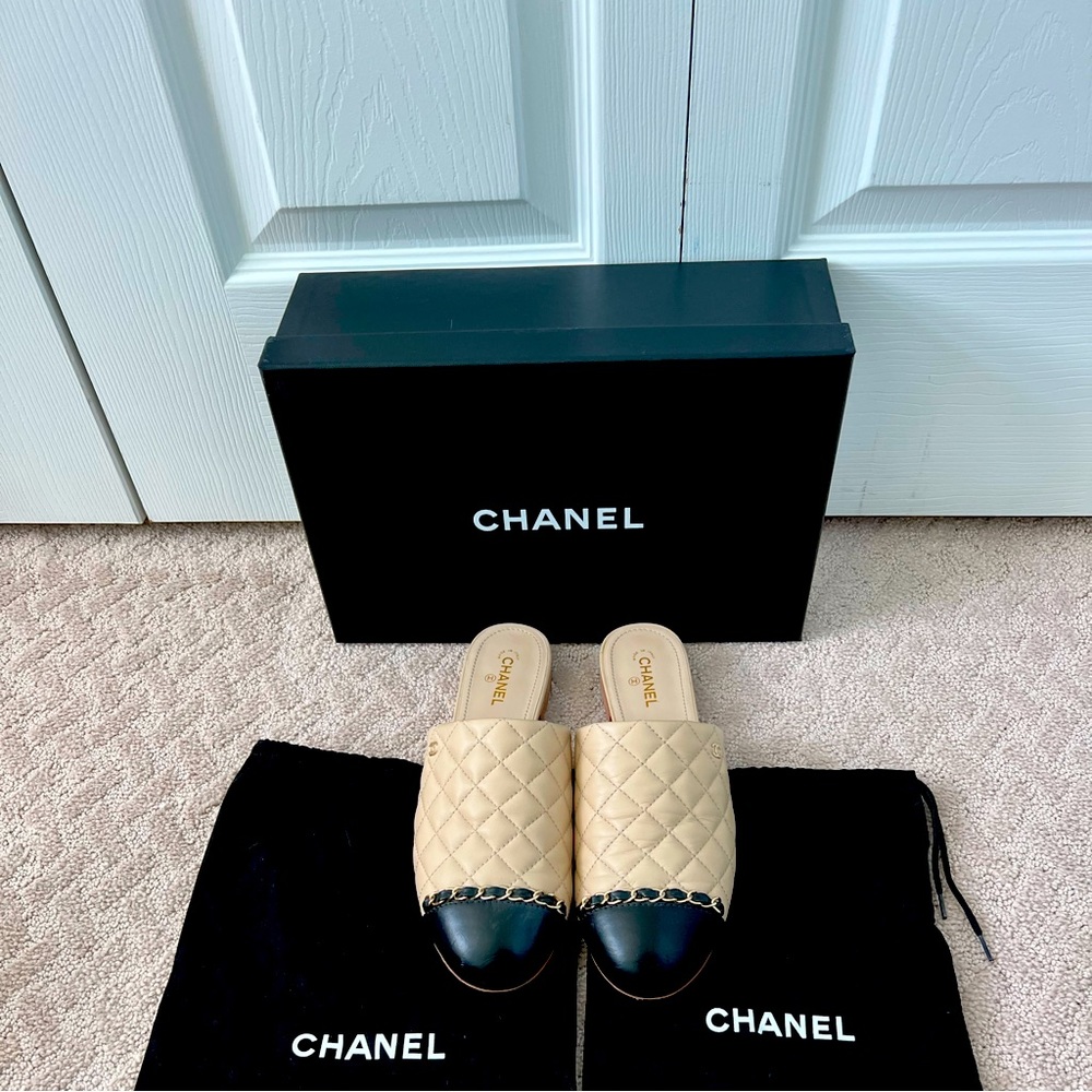 CHANEL Lambskin Mules size 38.5